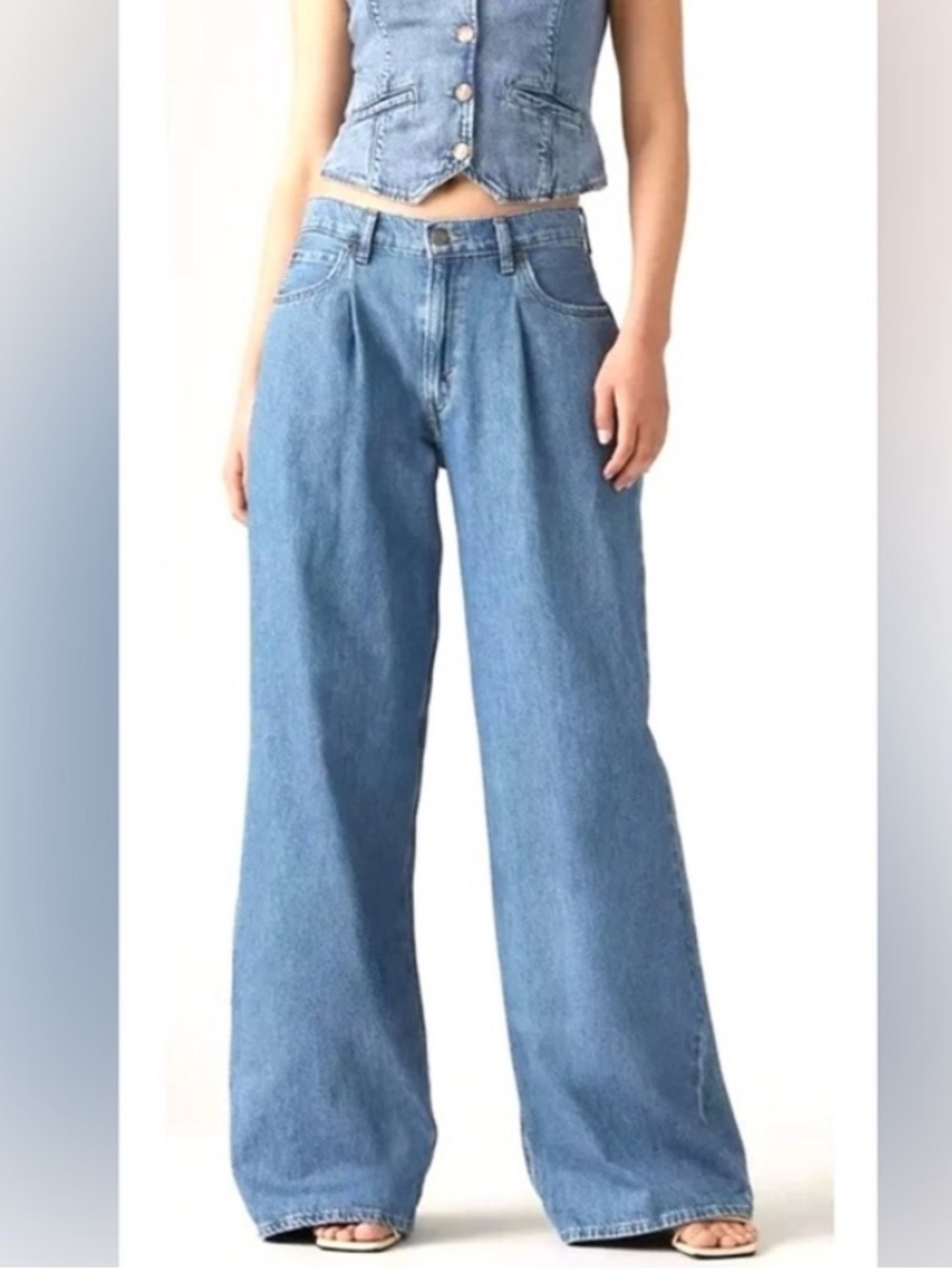 Levi's Light Blue Baggy Dad Wide-Leg Jeans Size 28